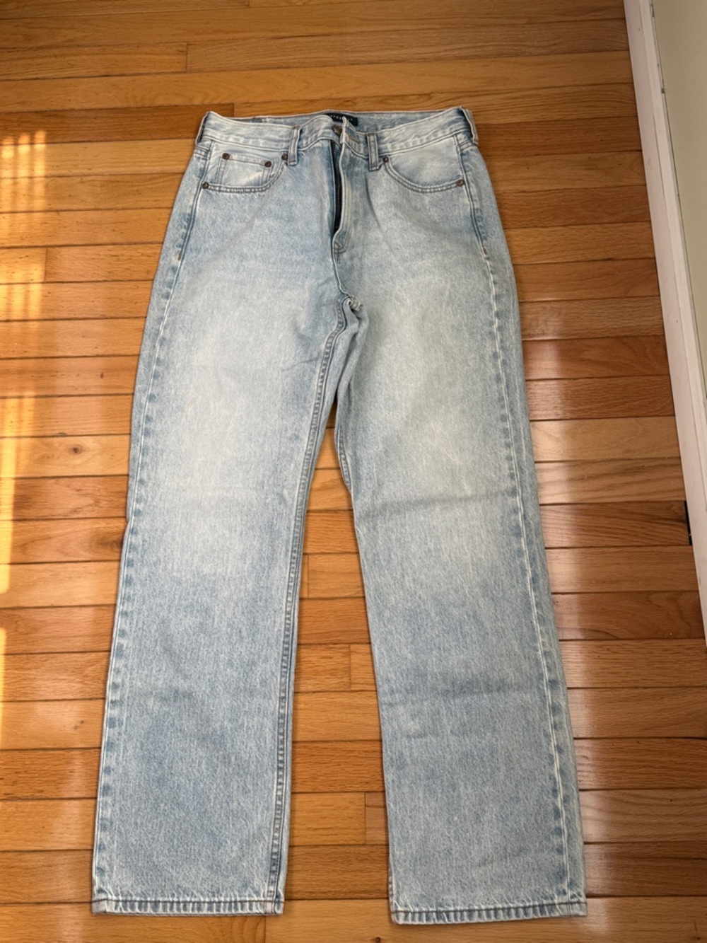 Aeropostale Women's Light Wash High-Rise Baggy Jeans